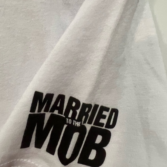 XL married to the mob T-shirt - Picture 4 of 4